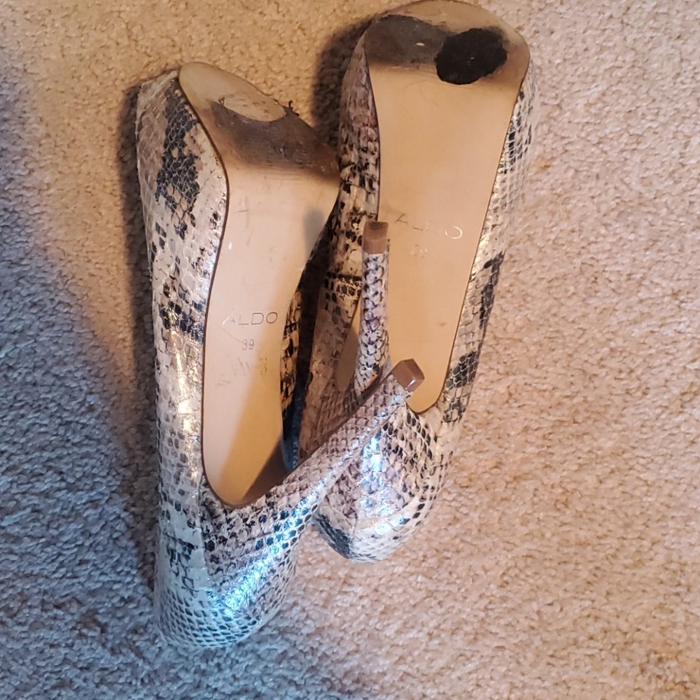 Shoes - Picture 3 of 3